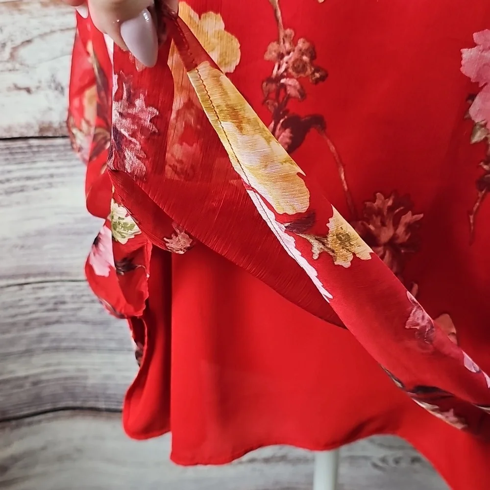 VINCE CAMUTO RED FLORAL LINED TIERED FLUTTER SLEEVE PULLOVER BLOUSE - Picture 10 of 13